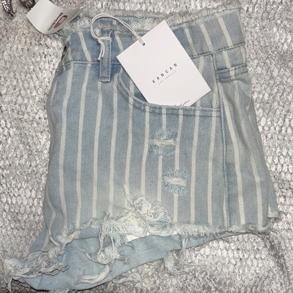 NWT KanCan Blue Striped Jean Shorts - Picture 6 of 14